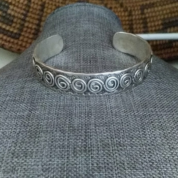 Native American Zuni/Cochiti Sterling Bracelet